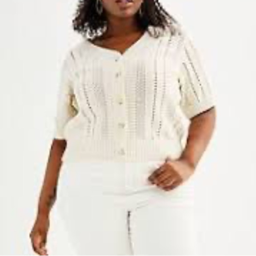 Sonoma Cream V Neck  Short Sleeve Knit Sweater